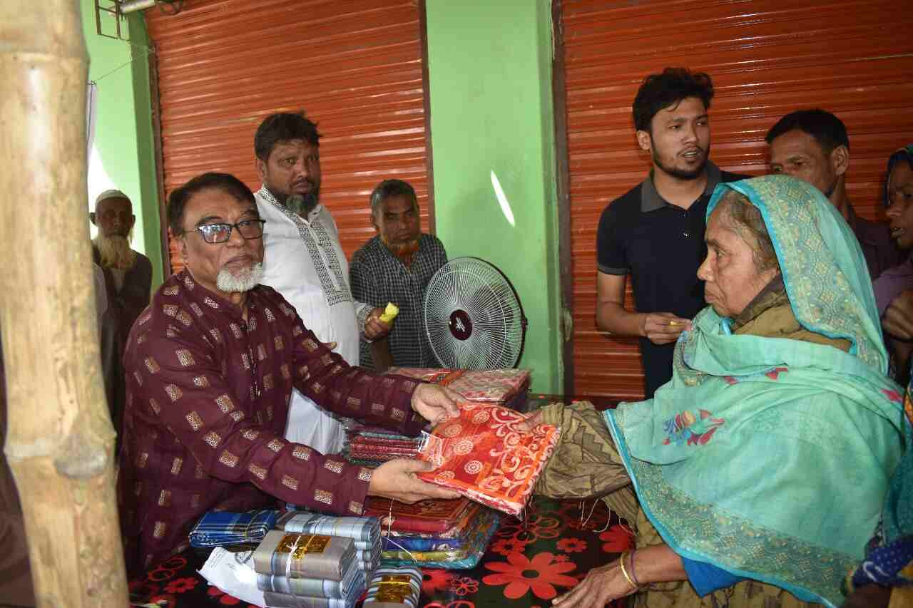 Sharee & Lungi Distribution in Gangachara, Rangpur